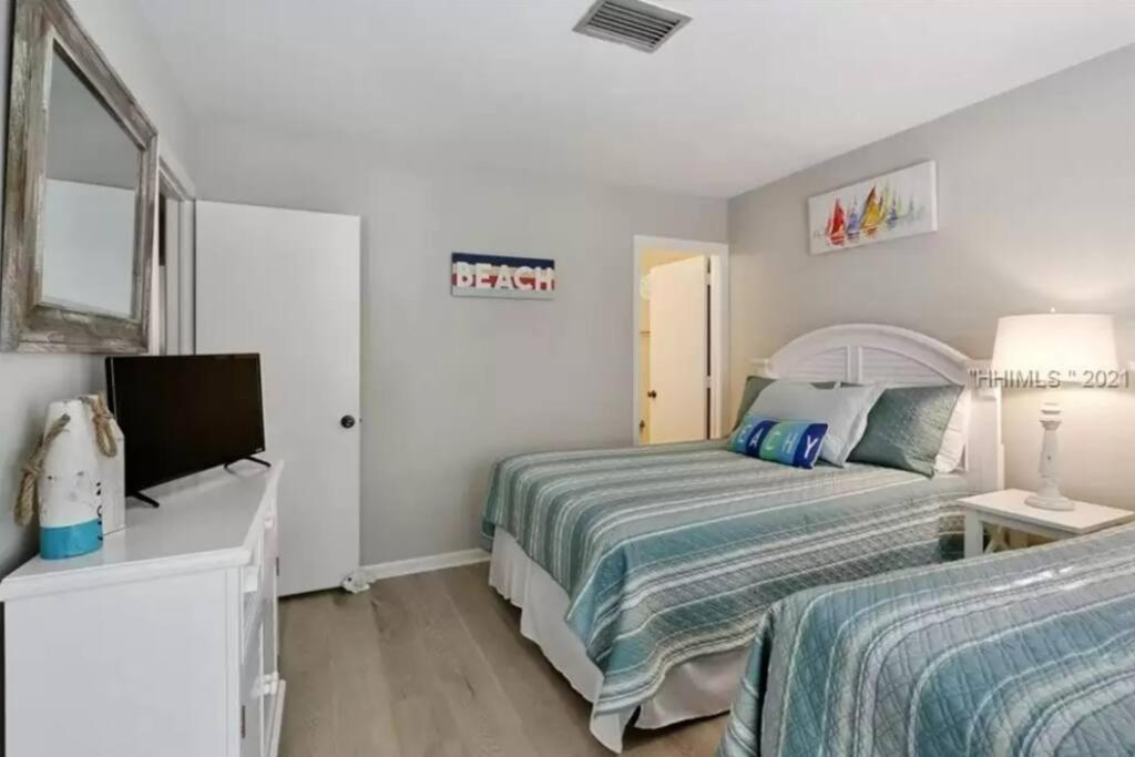 New Pics! Harbour Town 3Br/3Ba - Pool Access - Book Now Villa Hilton Head Island Exterior photo