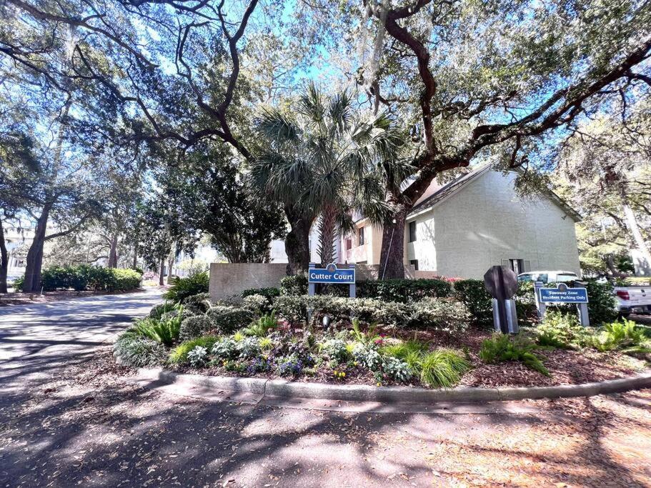 New Pics! Harbour Town 3Br/3Ba - Pool Access - Book Now Villa Hilton Head Island Exterior photo