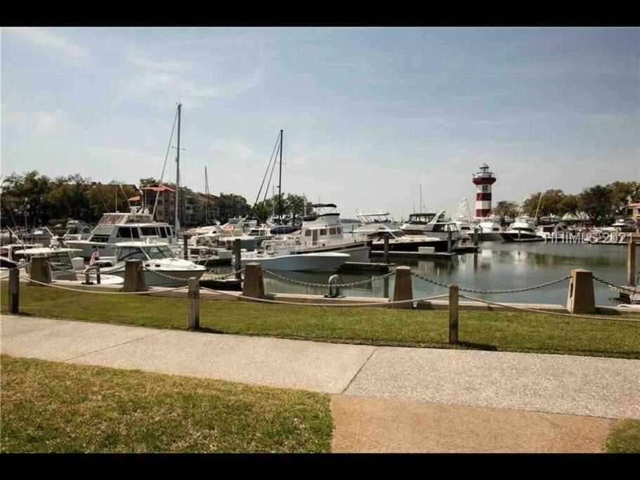 New Pics! Harbour Town 3Br/3Ba - Pool Access - Book Now Villa Hilton Head Island Exterior photo