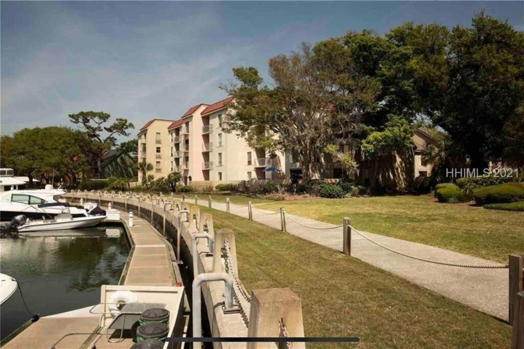 New Pics! Harbour Town 3Br/3Ba - Pool Access - Book Now Villa Hilton Head Island Exterior photo