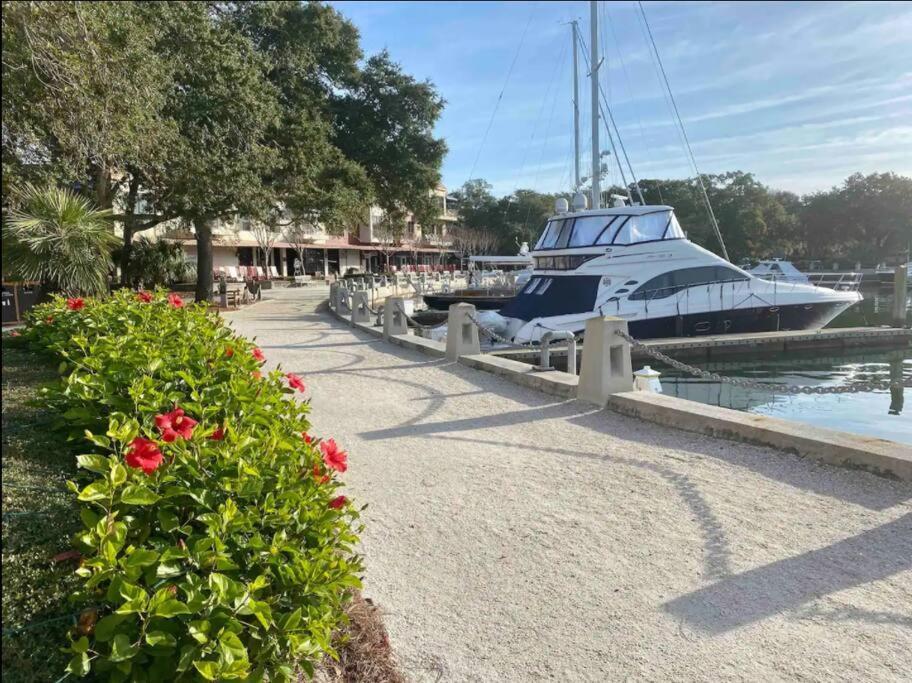 New Pics! Harbour Town 3Br/3Ba - Pool Access - Book Now Villa Hilton Head Island Exterior photo